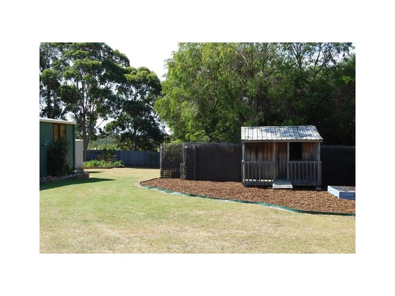 14 McCue Road, Lakes Entrance VIC 3909