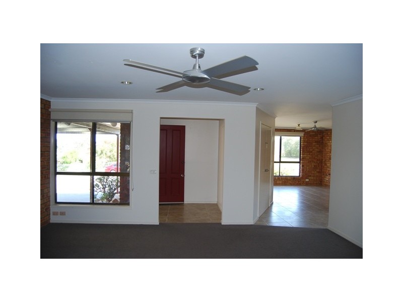 14 McCue Road, Lakes Entrance VIC 3909