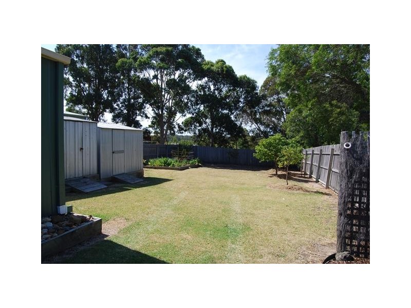 14 McCue Road, Lakes Entrance VIC 3909