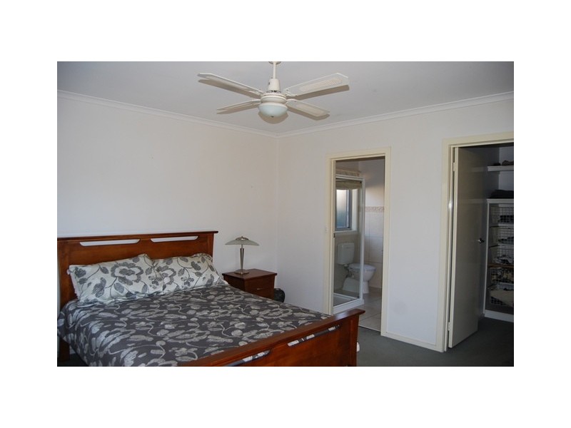 79a Roadknight Street, Lakes Entrance VIC 3909