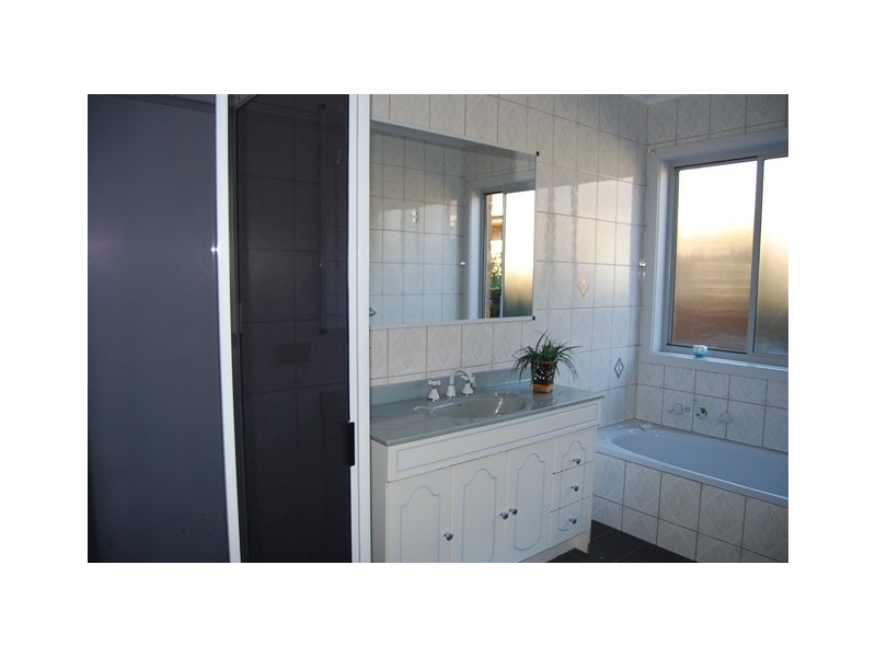 79a Roadknight Street, Lakes Entrance VIC 3909