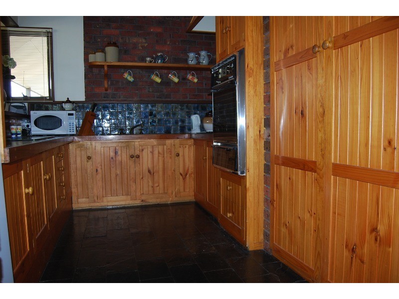 25 Abalone Avenue, Lakes Entrance VIC 3909