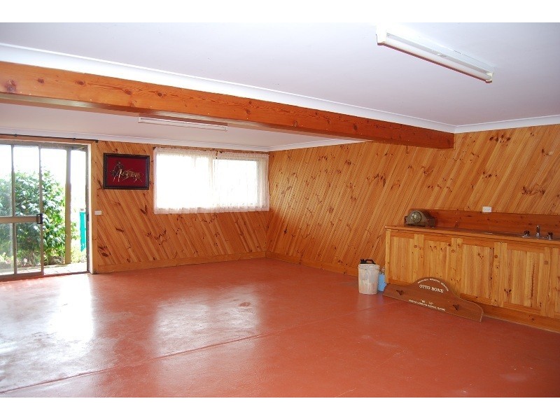 25 Abalone Avenue, Lakes Entrance VIC 3909