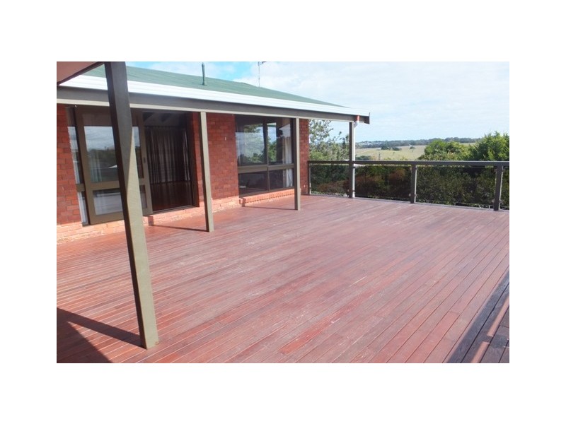 25 Abalone Avenue, Lakes Entrance VIC 3909