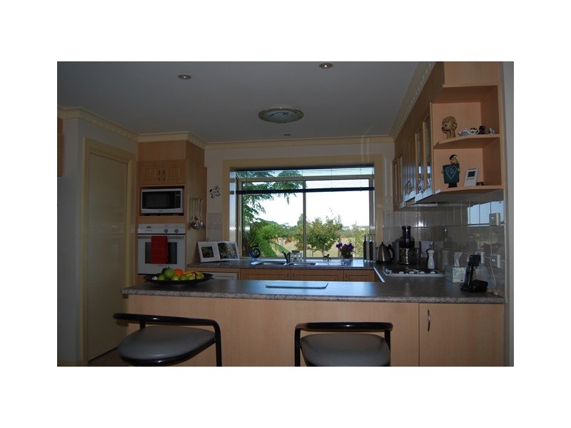 29 Tamhaven Drive, Swan Reach VIC 3903