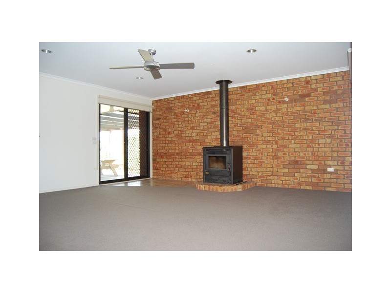 14 McCue Road, Lakes Entrance VIC 3909