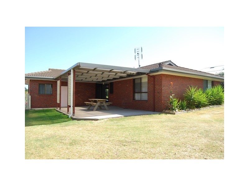 14 McCue Road, Lakes Entrance VIC 3909