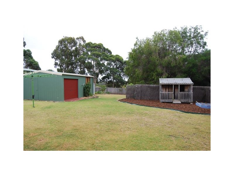 14 McCue Road, Lakes Entrance VIC 3909