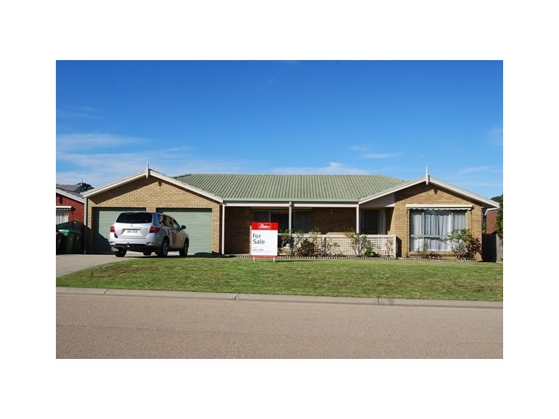 39 Stirling Drive, Lakes Entrance VIC 3909