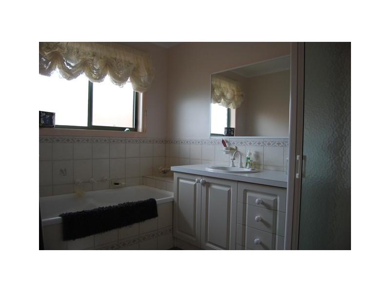 39 Stirling Drive, Lakes Entrance VIC 3909