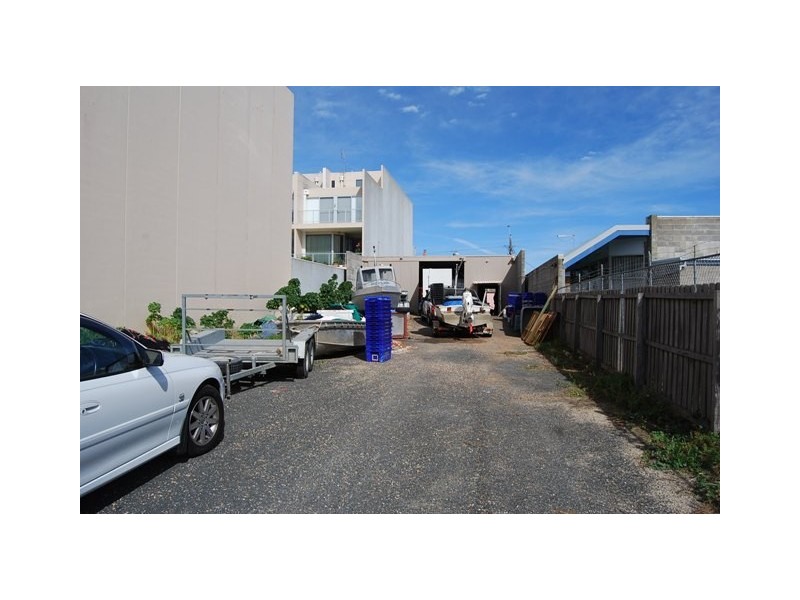 243 Esplanade, Lakes Entrance VIC 3909