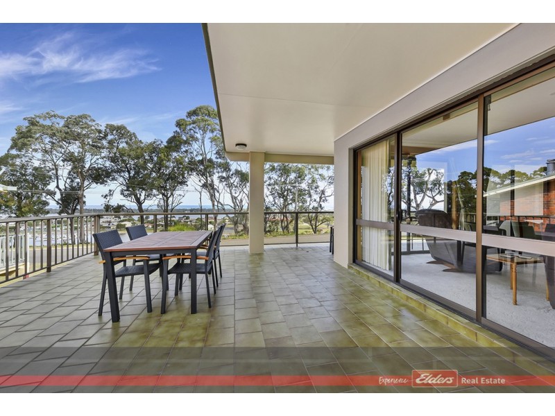 55 Seaview Parade, Lakes Entrance VIC 3909