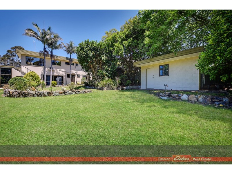 55 Seaview Parade, Lakes Entrance VIC 3909