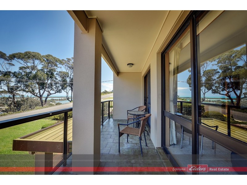 55 Seaview Parade, Lakes Entrance VIC 3909