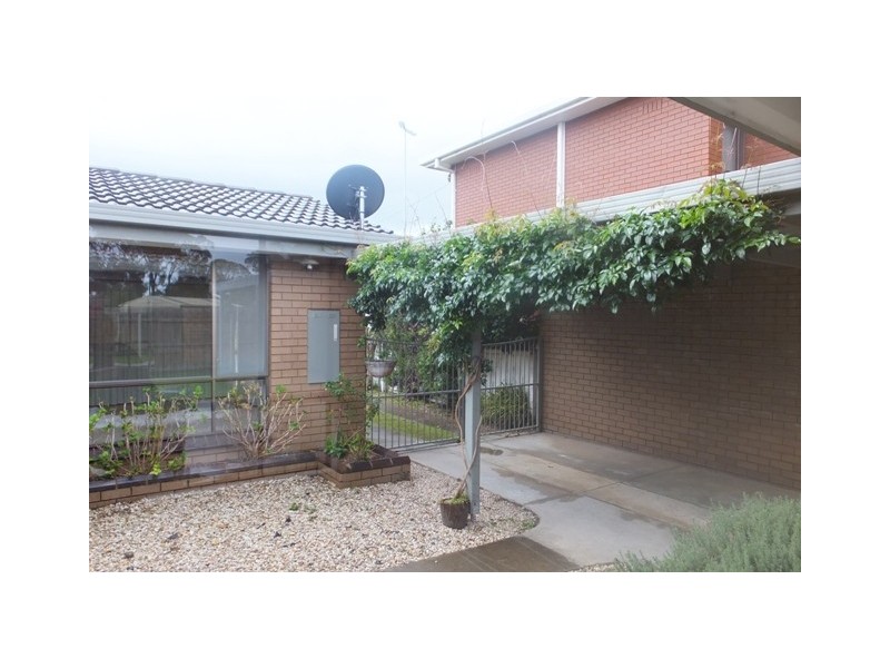 16 Rowe Street, Lakes Entrance VIC 3909