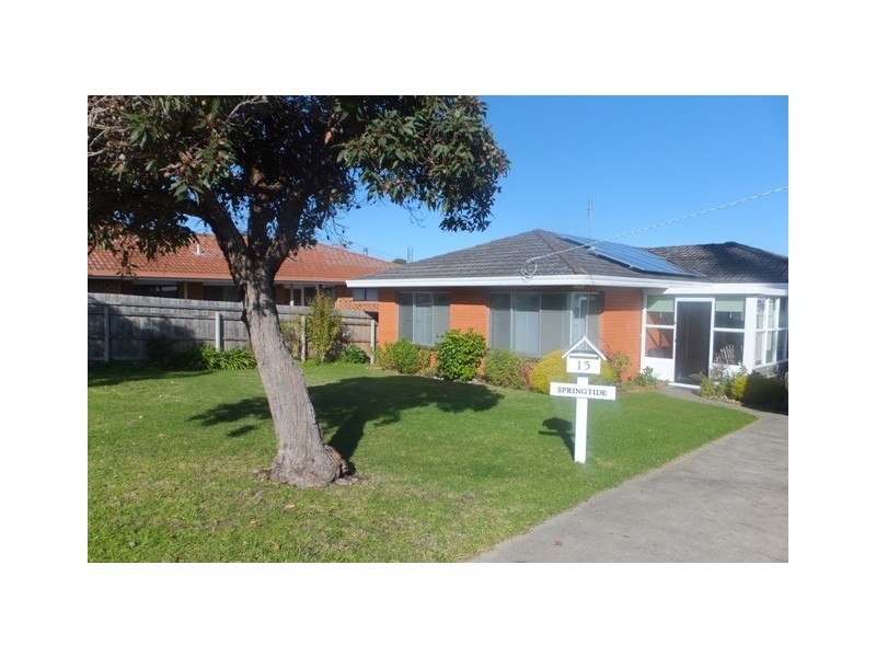 15 Capes Road, Lakes Entrance VIC 3909
