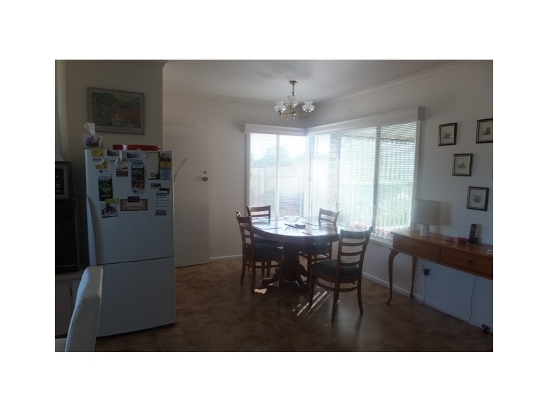 15 Capes Road, Lakes Entrance VIC 3909