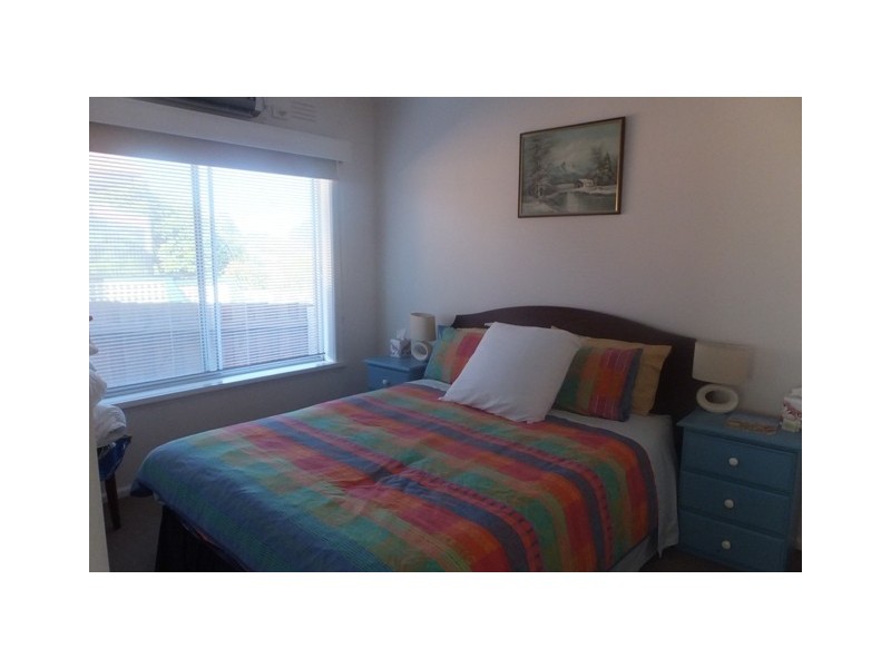 15 Capes Road, Lakes Entrance VIC 3909