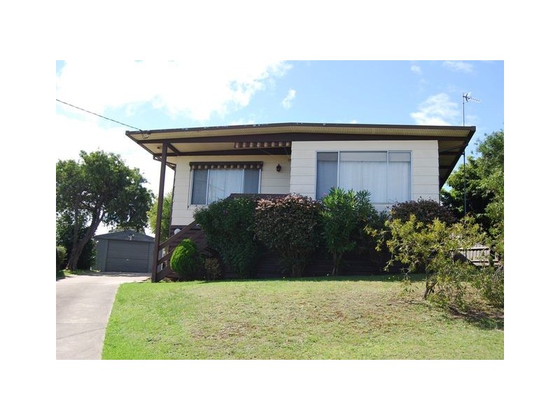 14 Lakeview Drive, Lakes Entrance VIC 3909