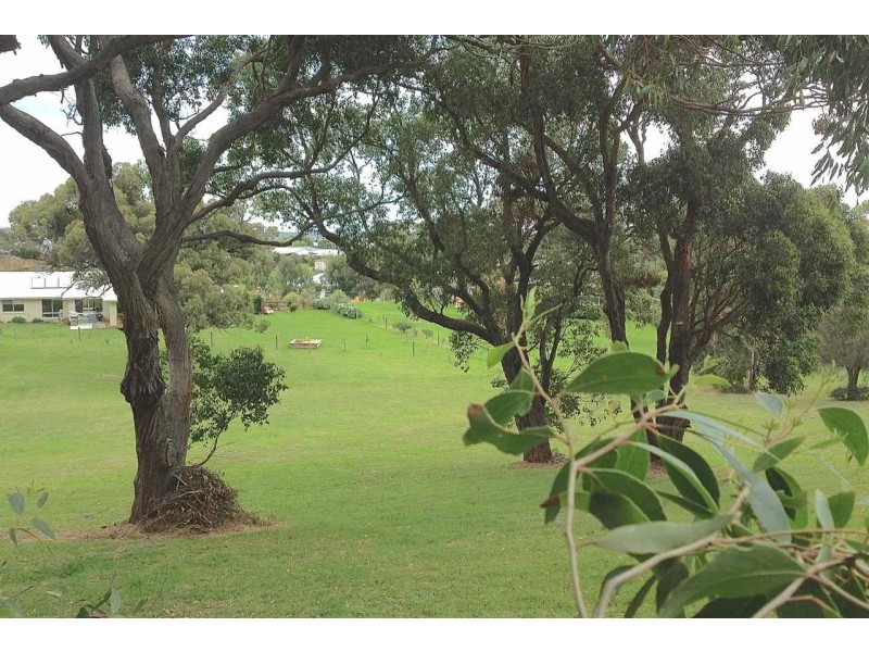 18 The Fields, Metung VIC 3904