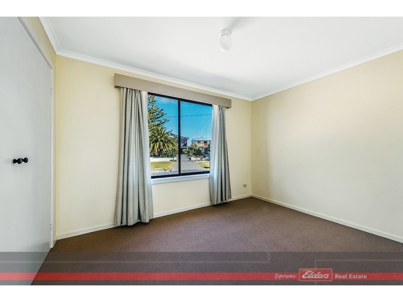 15 Point Road, Lakes Entrance VIC 3909