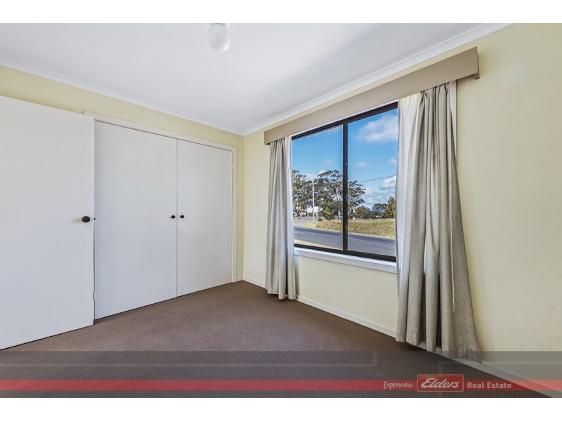 15 Point Road, Lakes Entrance VIC 3909