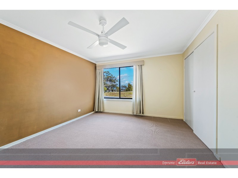 15 Point Road, Lakes Entrance VIC 3909