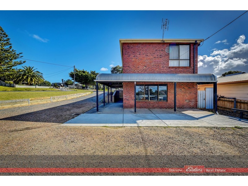 15 Point Road, Lakes Entrance VIC 3909