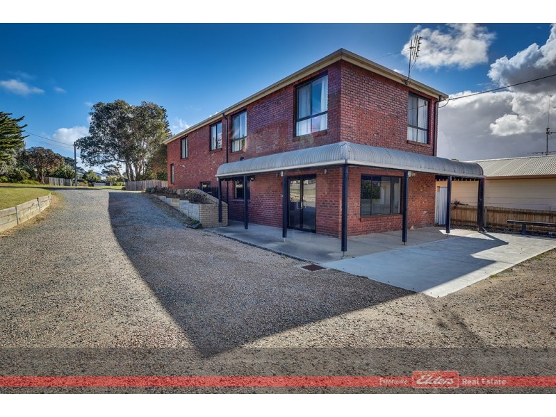 15 Point Road, Lakes Entrance VIC 3909