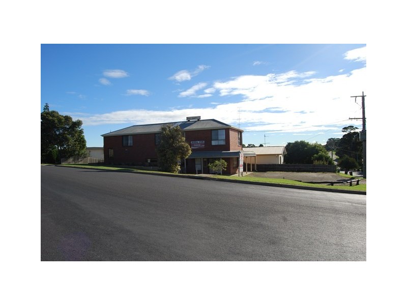 15 Point Road, Lakes Entrance VIC 3909