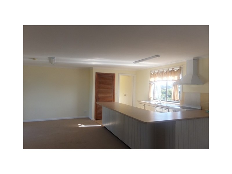 15 Point Road, Lakes Entrance VIC 3909