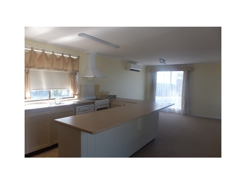 15 Point Road, Lakes Entrance VIC 3909