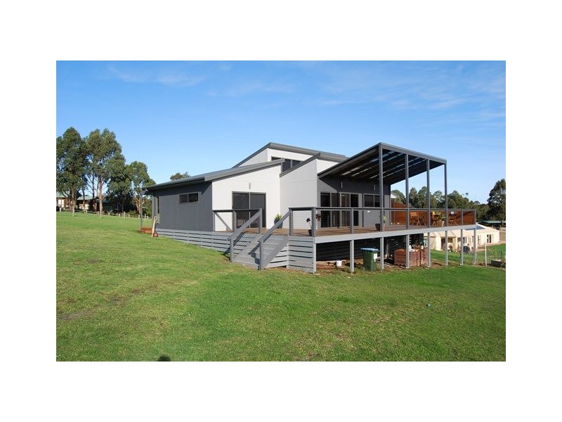 12 Mitchelson Court, Lakes Entrance VIC 3909