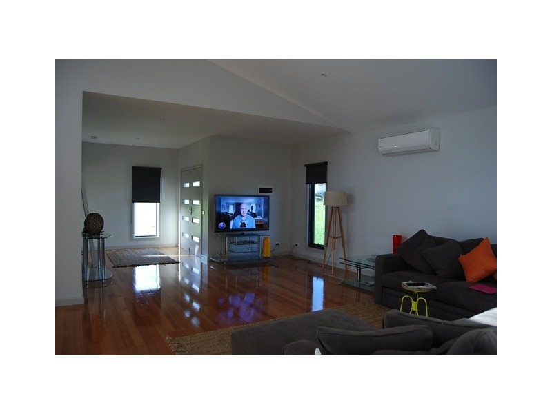 12 Mitchelson Court, Lakes Entrance VIC 3909