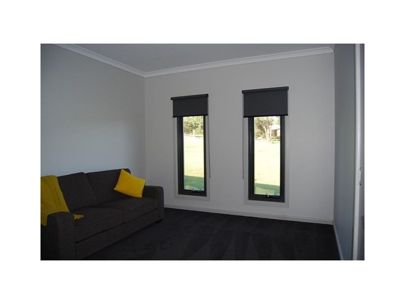 12 Mitchelson Court, Lakes Entrance VIC 3909