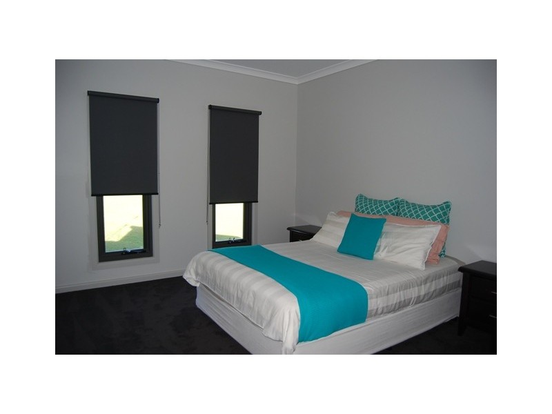 12 Mitchelson Court, Lakes Entrance VIC 3909