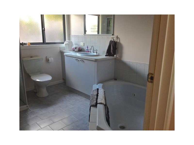 18 Magpie Avenue, Metung VIC 3904