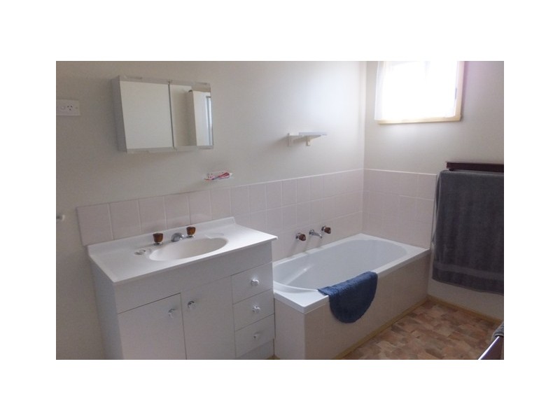 4 Points Road South, Kalimna VIC 3909