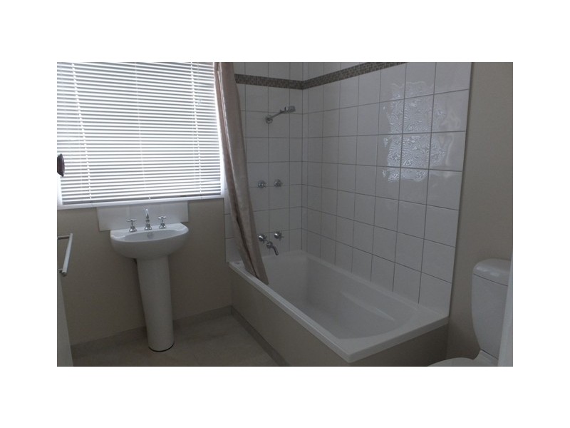 10 Oneills Road, Lakes Entrance VIC 3909