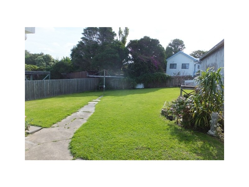 10 Oneills Road, Lakes Entrance VIC 3909