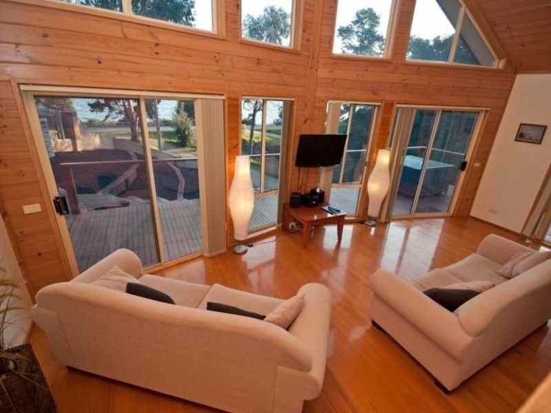 50 Mairburn Road, Metung VIC 3904