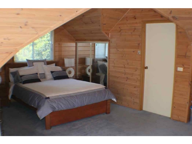 50 Mairburn Road, Metung VIC 3904