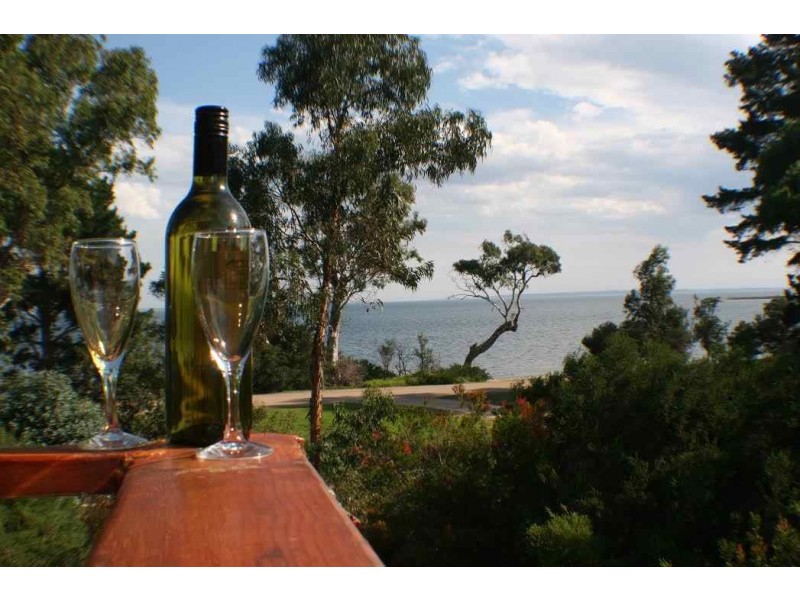 50 Mairburn Road, Metung VIC 3904