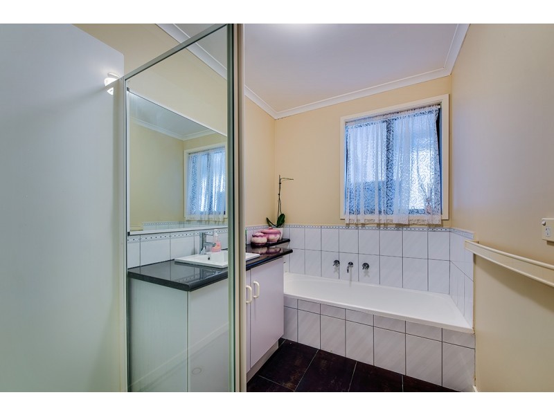 29 Lakeview Drive, Lakes Entrance VIC 3909
