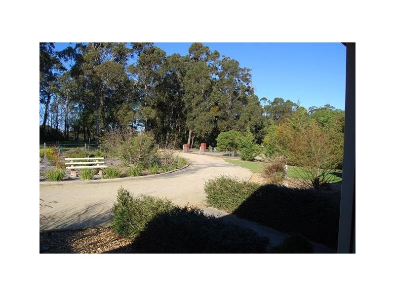 121 Ostlers Road, Lakes Entrance VIC 3909