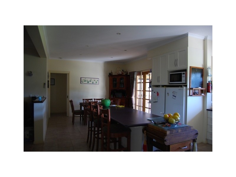 121 Ostlers Road, Lakes Entrance VIC 3909