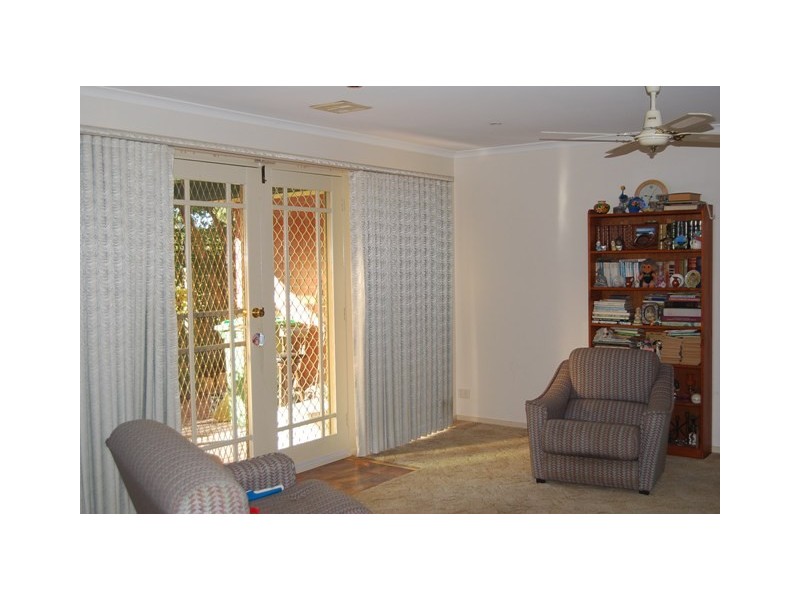 1 67-73 Roadknight Street, Lakes Entrance VIC 3909