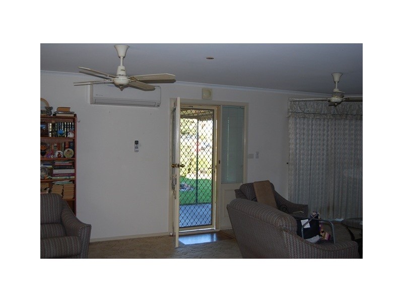 1 67-73 Roadknight Street, Lakes Entrance VIC 3909