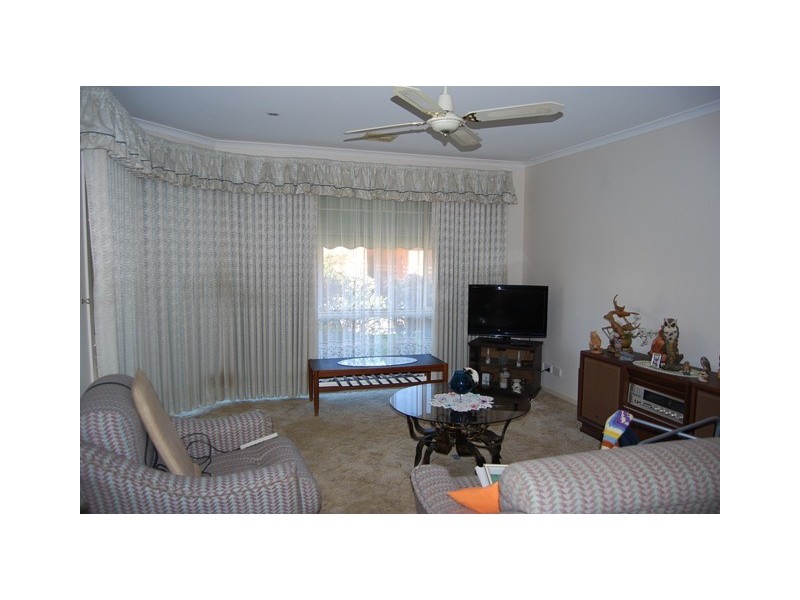 1 67-73 Roadknight Street, Lakes Entrance VIC 3909