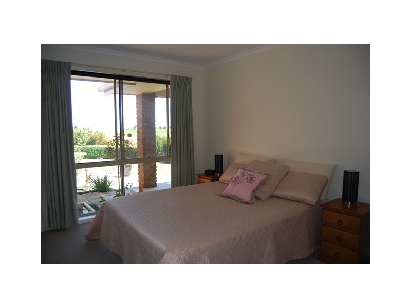 62 Stirling Drive, Lakes Entrance VIC 3909